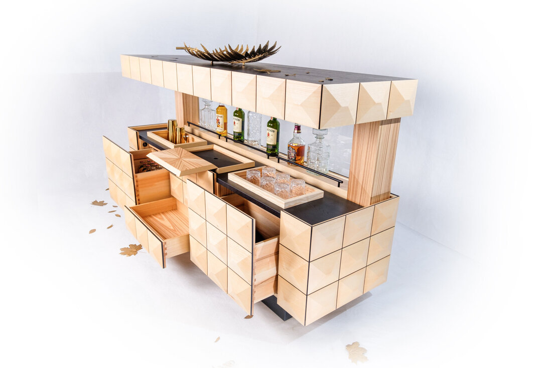 Die Side Bar von Gerold Hatzmann überrascht durch ihre Wandlungsfähigkeit, die auf den ersten Blick nicht zu erkennen ist.