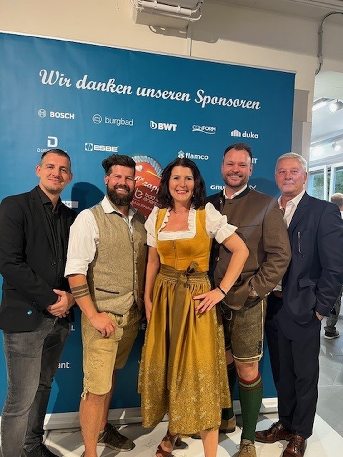 Frauenthal feierte die Neueröffnung des vergrößerten Bad & Energie Bäderparadies Schauraums in Wals.