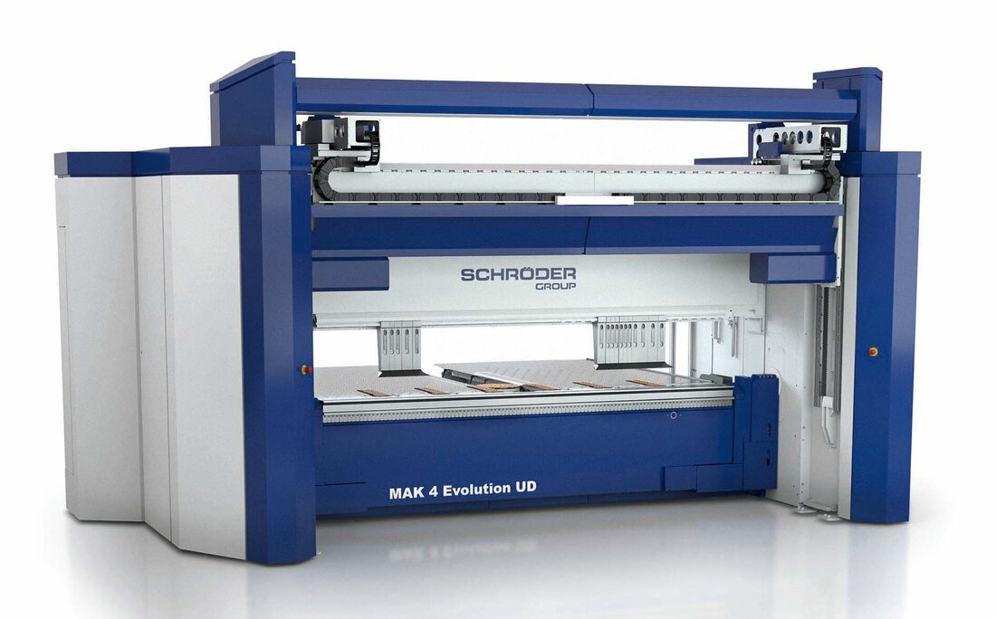 Die Schröder Group zeigt zur Blechexpo 2025 vor allem Schwenkbiegemaschinen. Highlight ist die MAK 4 Evolution UD für die vollautomatische Bearbeitung von Blechen bis sechs Millimeter Stärke.