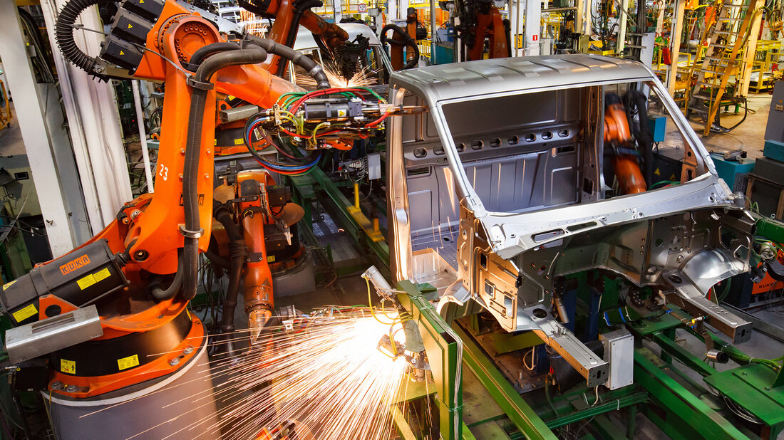 Fachmessen sind gerade in volatilen Zeiten wichtige Plattformen für ausführliche Branchen- und Trendrecherche. An den Messeständen kann man sich mit Branchenexperten austauschen und Geschäftskontakte knüpfen.