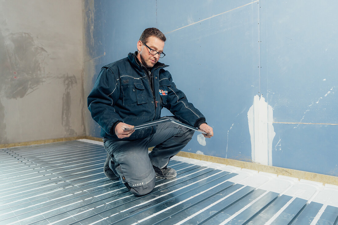 Bei einem Wohnbauprojekt im deutschen Ingelheim am Rhein kamen vorgefertigte Installationswände von Tecesystem zum Einsatz. Der Vorteil: Sie sparen Zeit und Manpower.