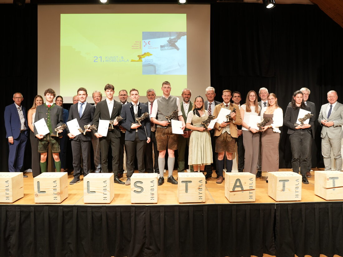 Die diesjährige Kunst- und Möbelgala der HTBLA Hallstatt im Kultur- und Kongresshaus Hallstatt stand dieses Mal unter dem Motto „100 Jahre Meisterklasse“.